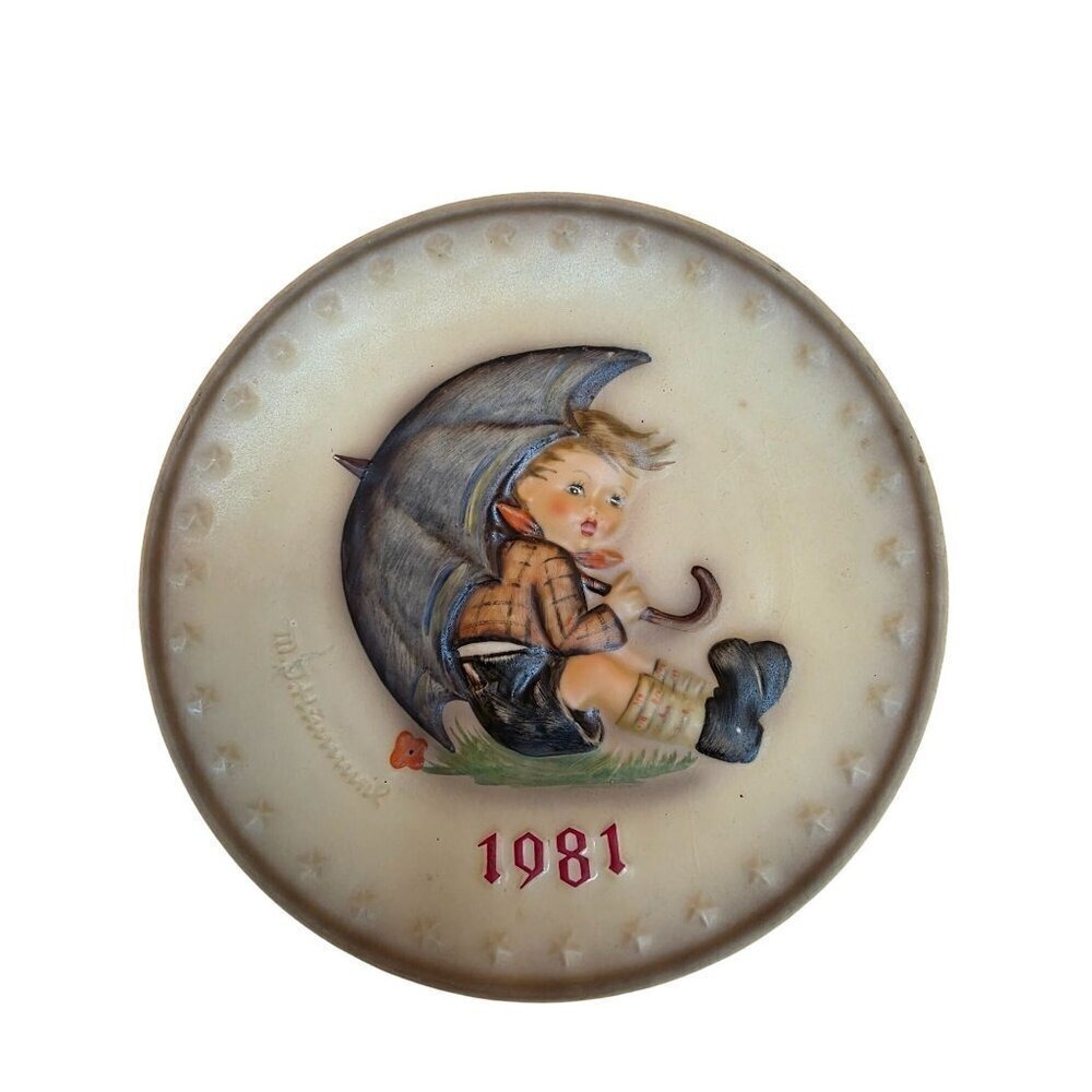 M.J. Hummel 1981 Annual Plate Hum 271 Hand-Painted‎ Goebel Porcelain Germany